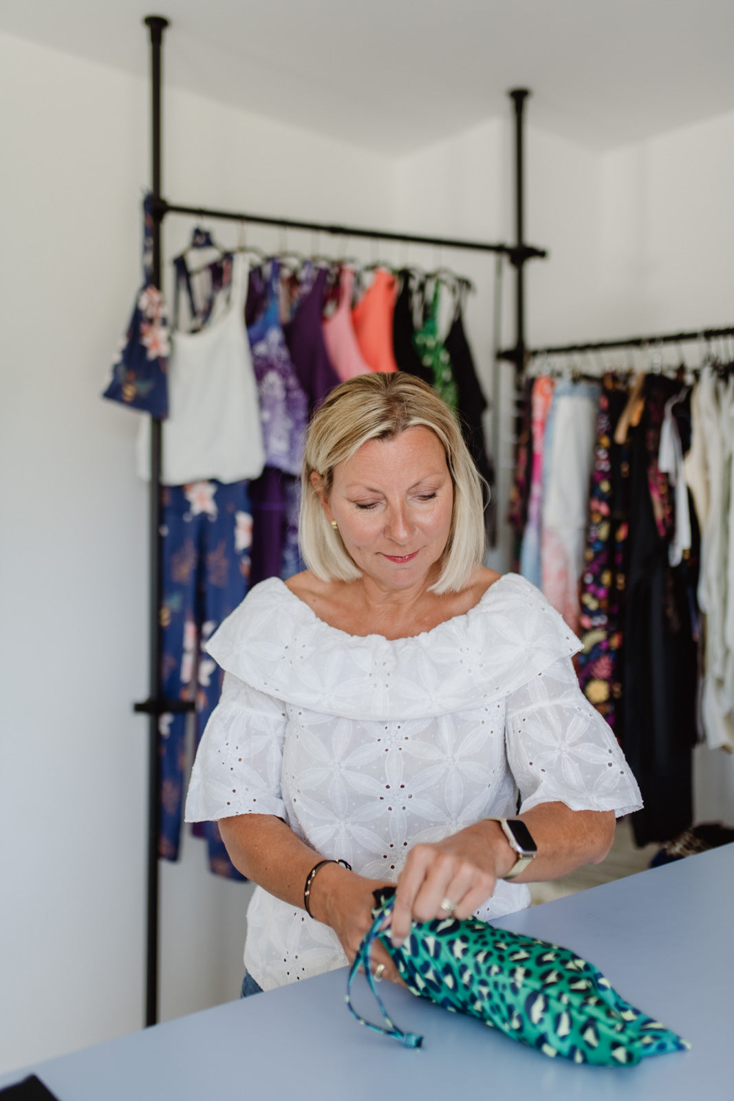 jumpsuit verpacken in stoffbeutel