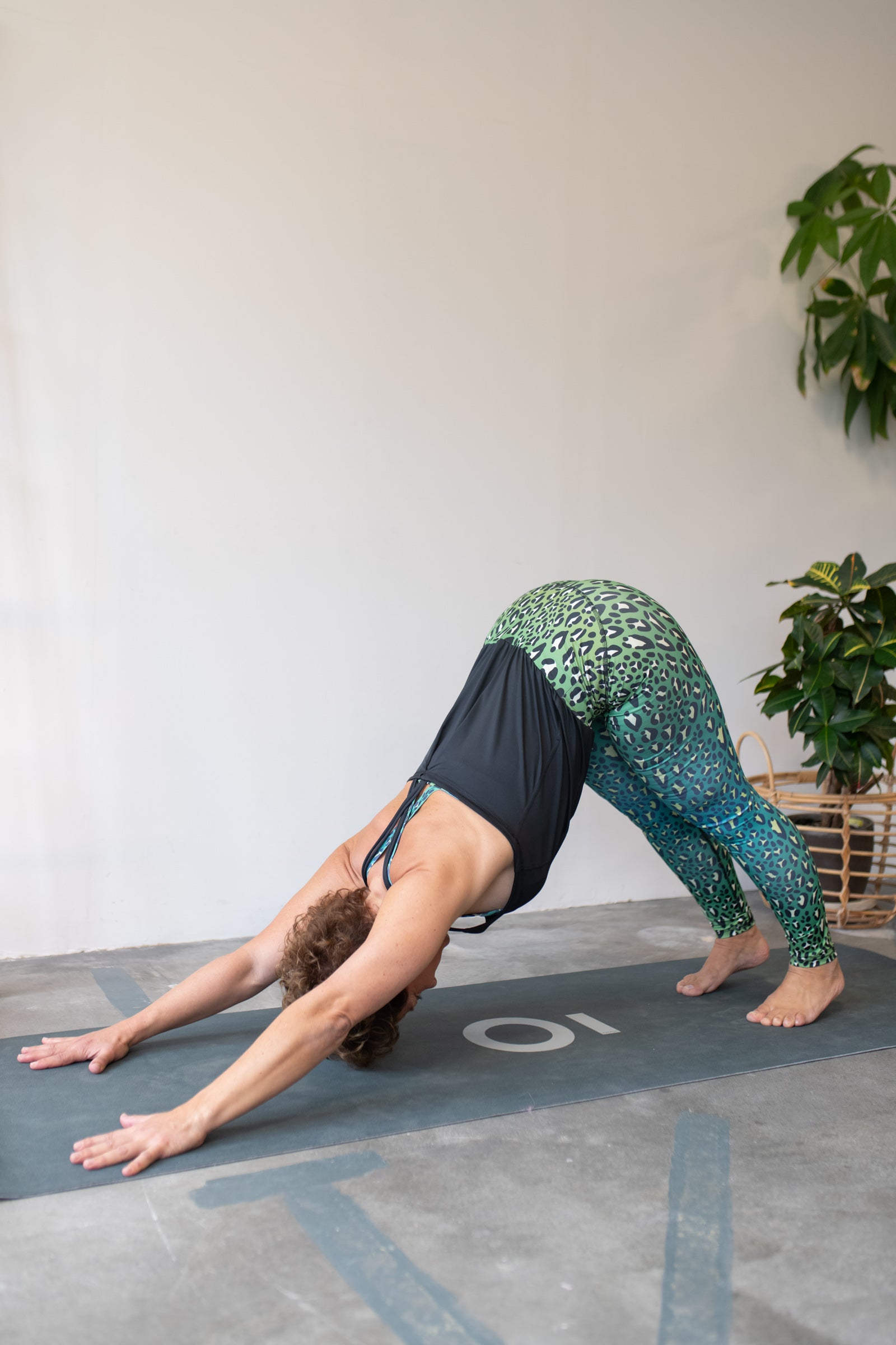 Jumpsuit Motion Safari Green mit Schwarz