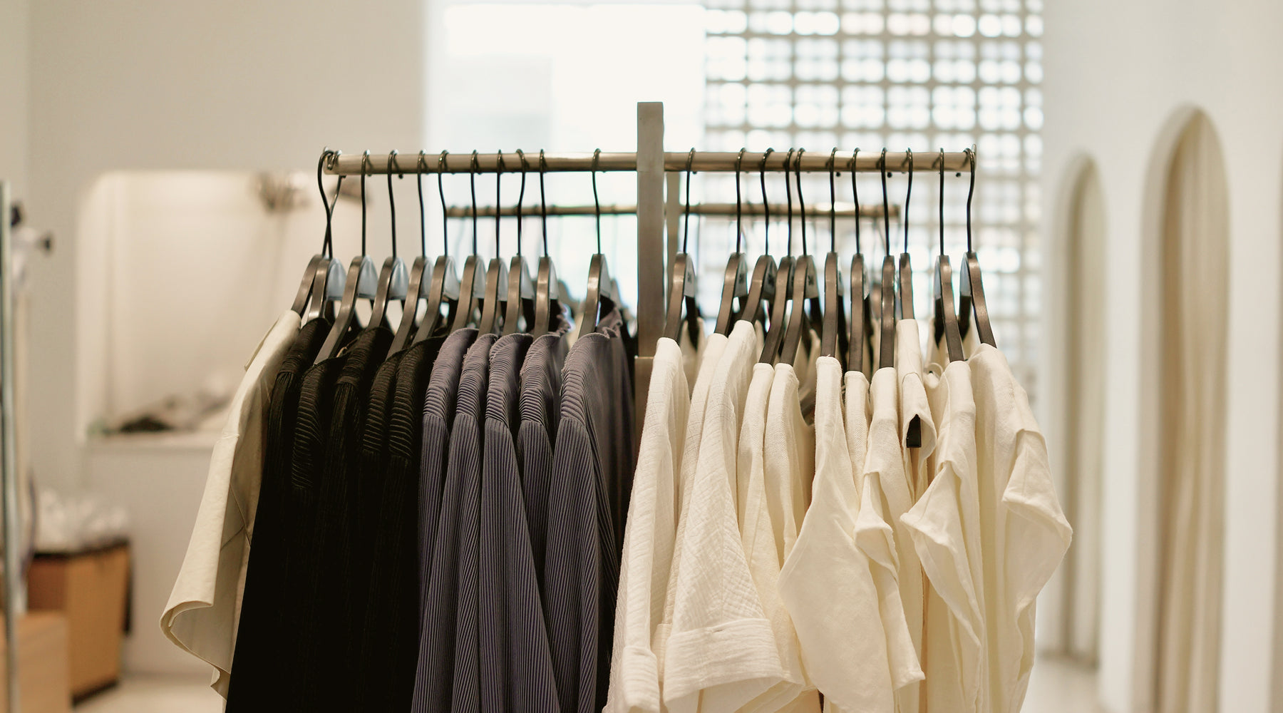 Slow Fashion vs. Fast Fashion – Warum weniger mehr ist